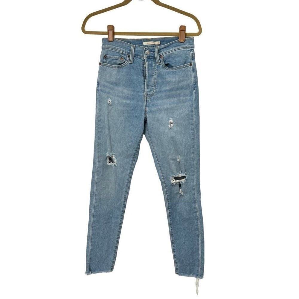 Levis Wedgie Skinny Buttonfly Distressed‎ Light Wash Jeans